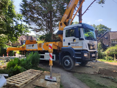 Cifa 36 Oxted - front of pump with feet deployed